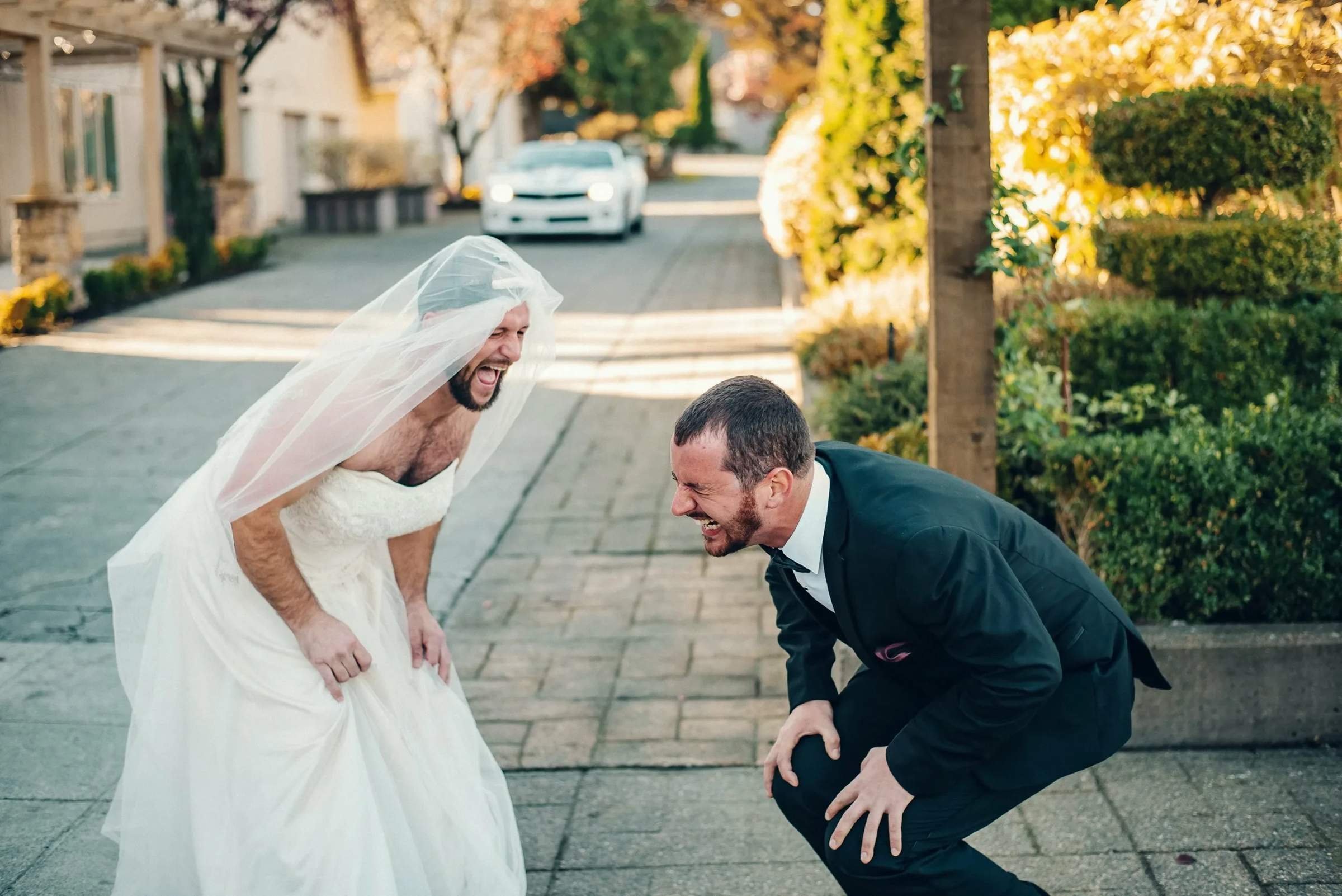 Жених увидел свадебное платье до свадьбы
