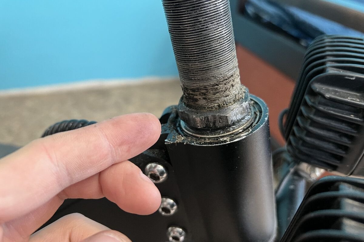 Ключ для откручивания гайки смесителя. Крепеж для стульчака унитаза nova с микролифтом. Болт крепления ножа для газонокосилки mtd. Фиксатор резьбы. Крепление сиденья унитаза villeroy boch.