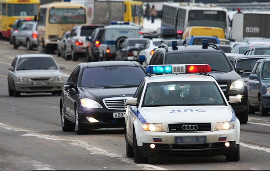 Мотоцикл кортежа президента. Кортеж джорджа буша младшего. Кортеж президента 2002. Фсо кортеж президента. Кортеж президента байдена.