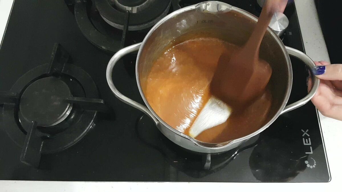 соленая карамель без сливок. жидкая карамель. паста карамельная без сахара. тягучая карамель. яблочный карамельный соус.