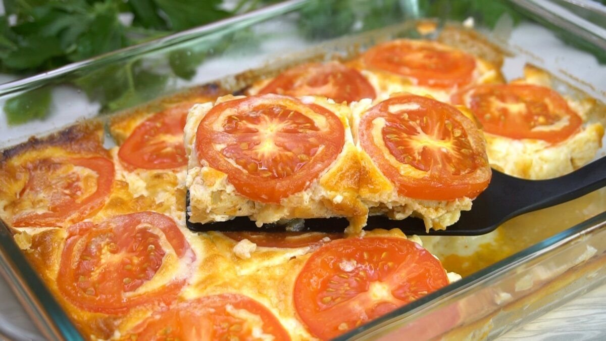 фриттата яичная. овощная запеканка с курицей. запеканка из куриной грудки. куриный. брускетта скрэмбл.