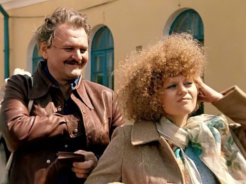 венецианский шут арлекин. новогодний карнавал костюмы. карнавал артисты. гия гиулевич эрадзе. фото карнавала в аргентине.