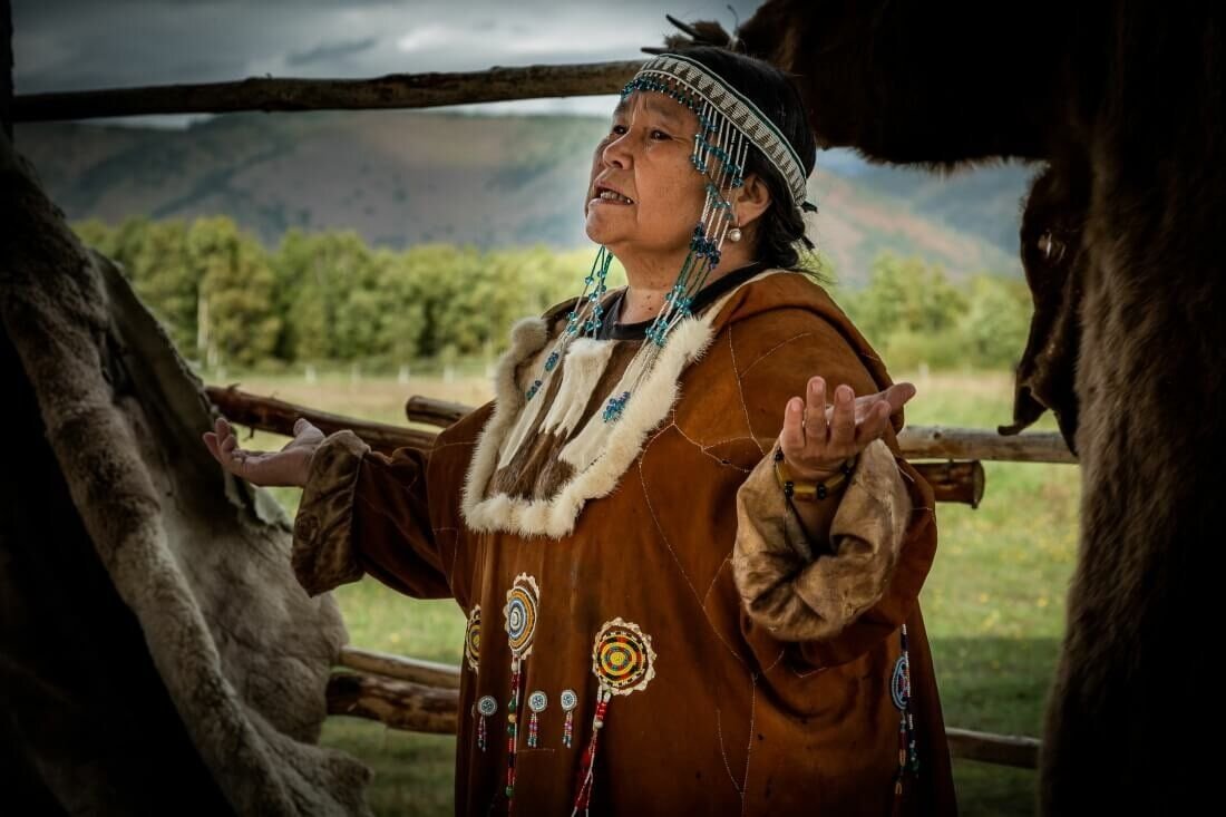 Ительмены народы дальнего востока. Чукчи, коряки, ительмены и алеуты. Коряки шаманизм. Коренные народы камчатки коряки. Коренные малочисленные народы севера камчатки.