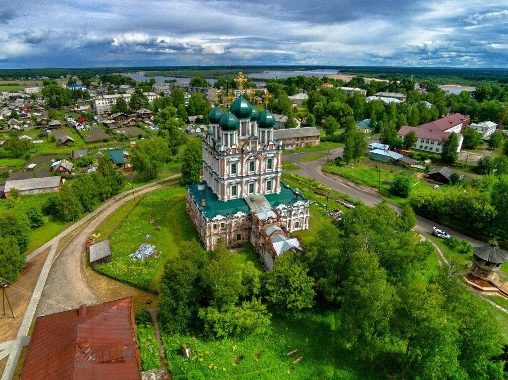 Архангельская область котласский. Введенский собор в Сольвычегодске. Введенский собор в Сольвычегодске Архангельской области. Введенская Церковь Сольвычегодск. Сольвычегодск Архангельская область храмы.