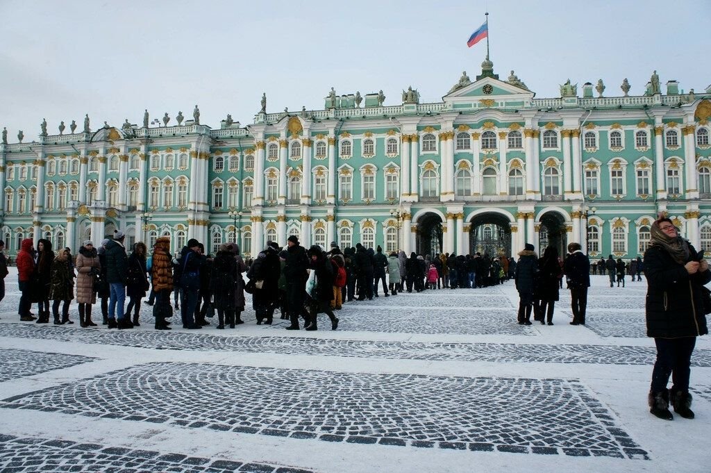 Очередь в эрмитаж фото