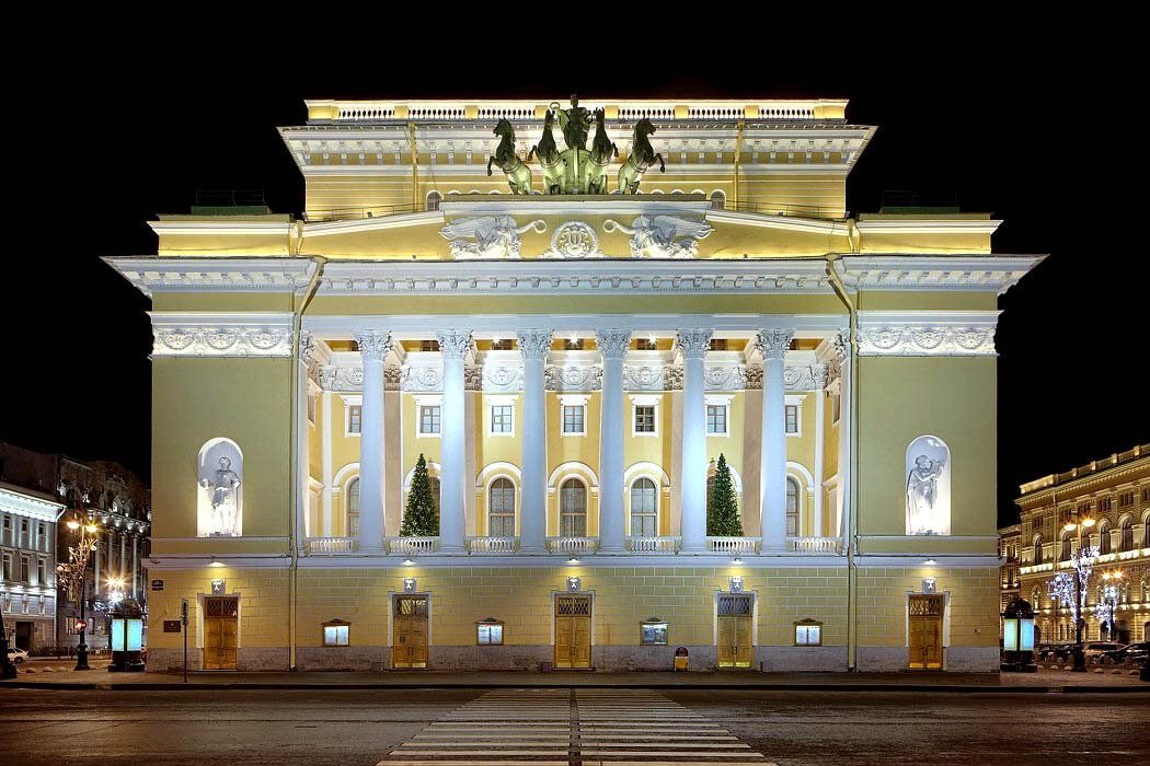 В каком городе театр. Александринский театр Санкт-Петербург. Национальный драматический театр России, Александринский театр. Карл Росси Александрийский театр в Санкт-Петербурге. Площадь Островского Александринский театр.