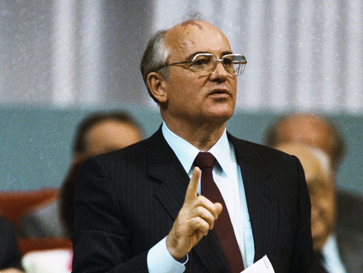 М с горбачев 1986. Горбачев 1985.