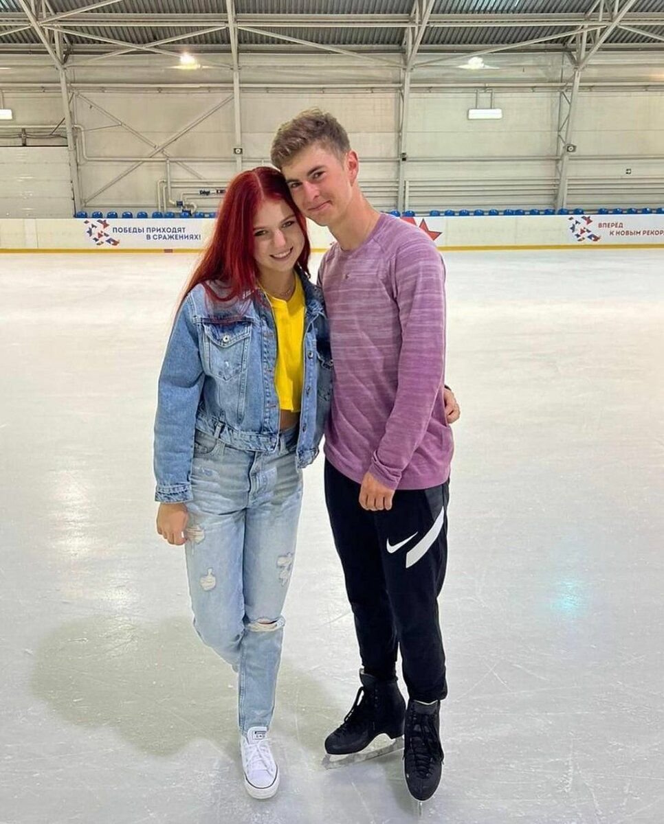 петросян фигуристка. саша трусова 2022 и марк кондратюк. александра трусова и марк кондратю. трусова новый парень. саша и марк.