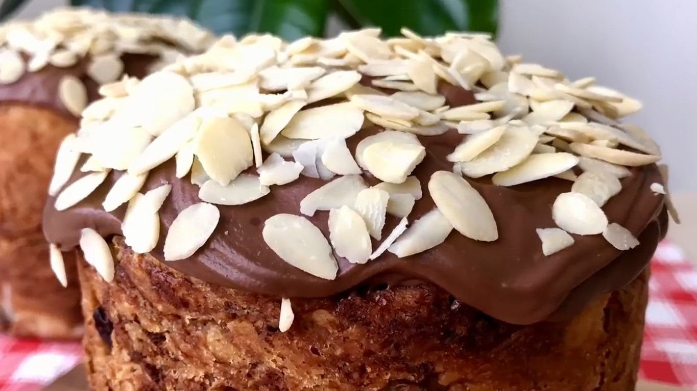 Кулич с шоколадной крошкой