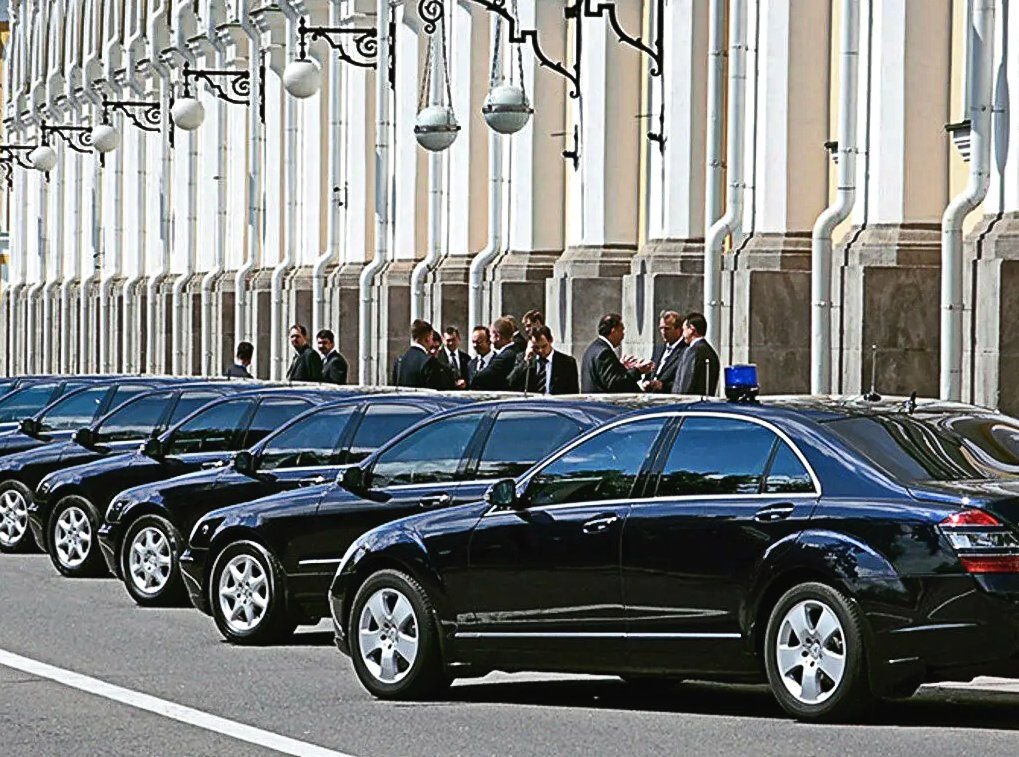 Полицейские машины кыргызстана. Машинки кадиллак cts v. Honda z1. Кортеж майбах. Патрульная машина кр.