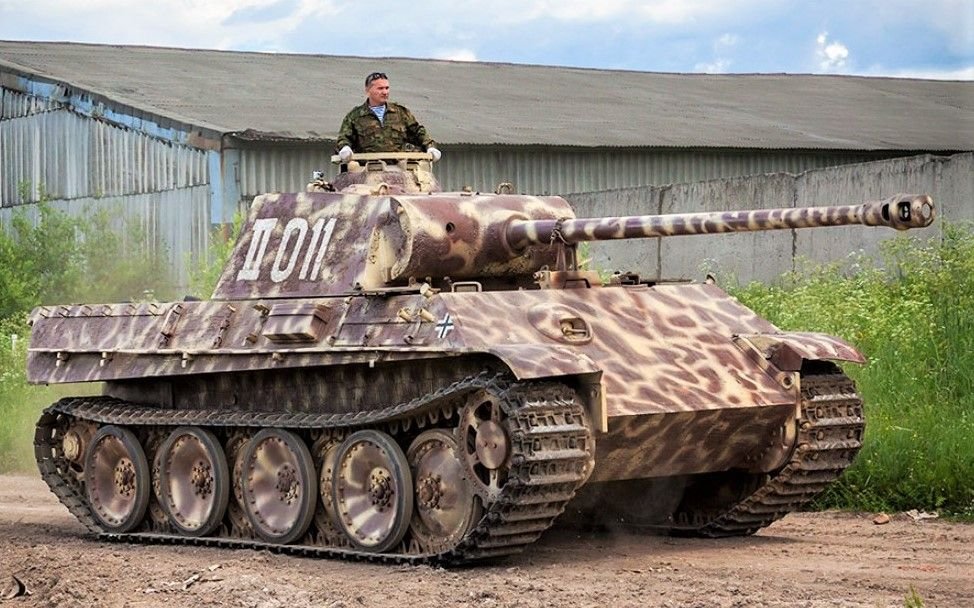 Танк пантера вермахта. Танк т-5 пантера. Пантера танк. Немецкий танк т5. Немецкий танк пантера.