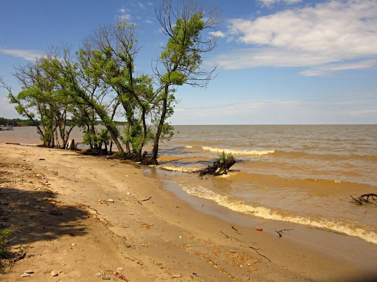 Камень рыболов фото