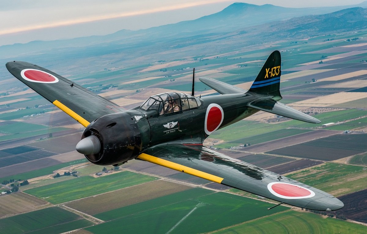 Самолеты японии. Митсубиси Зеро а6м2. Истребитель Mitsubishi a6m. Самолет a6m Zero. Мицубиси а6м2 («Zero»).