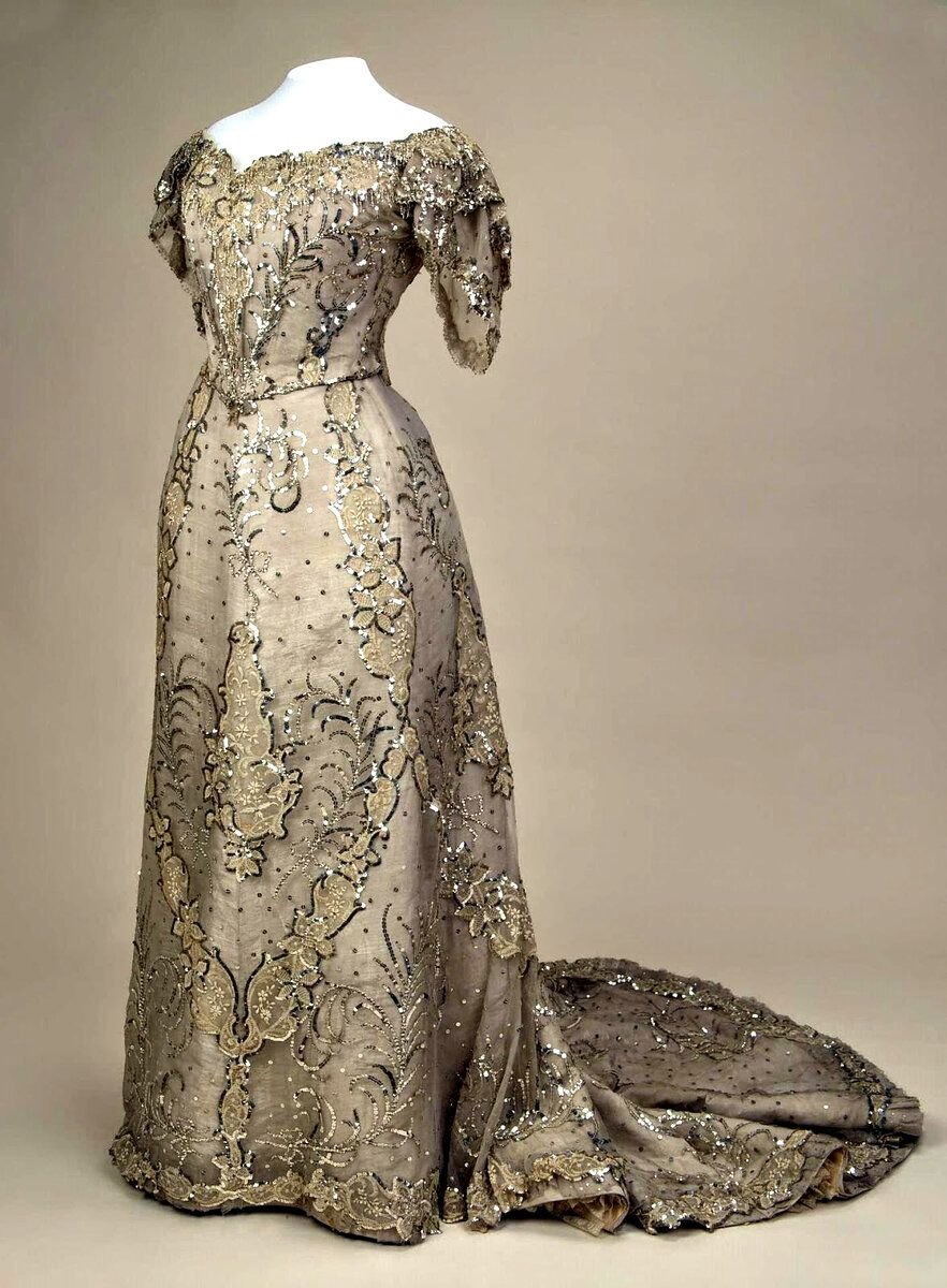 Бальное платье императрицы Александры Федоровны 1900