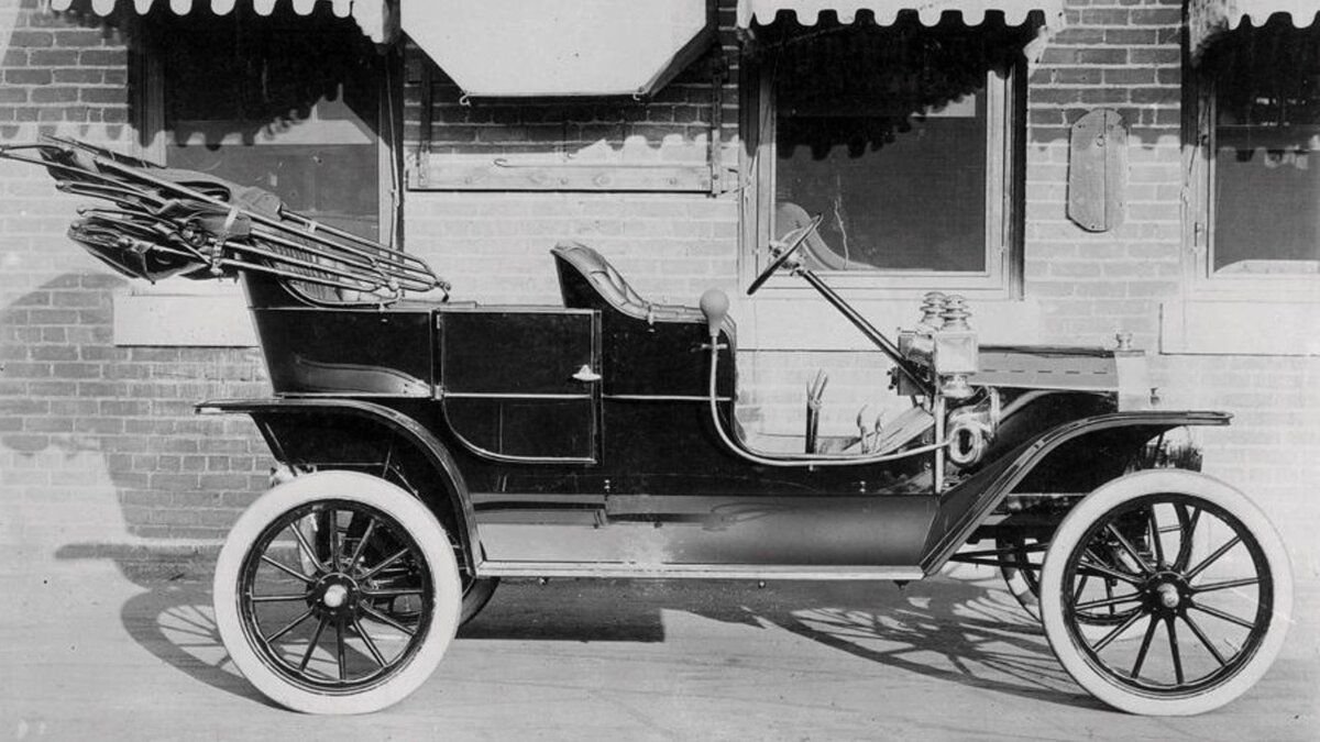 машины начало 20 века. первая машина в российской империи. машины 20х годов форд. форд model t 1908. Cord l29 convertible.