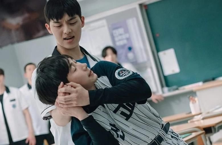 самая популярная дорама. слабейший герой дорама. слабый герой дорама фото. слабый герой дорама 2022. хон гён слабый герой.