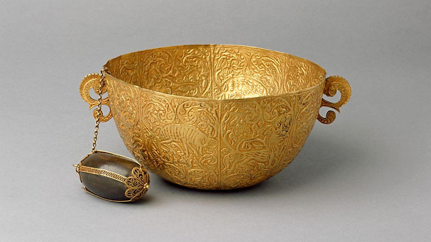 автор золотая чаша золотая. золотой потир ивана грозного. кубок золото будет земля 1000 лет царство. какая чаша золотая. какая чаша золотая.