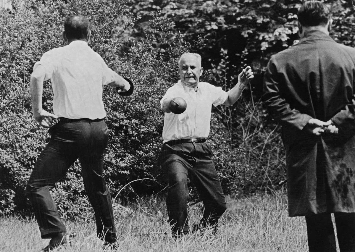 Настоящая дуэль. Последняя дуэль во Франции 1967. Последняя дуэль на шпагах во Франции. Рене Рибьер.