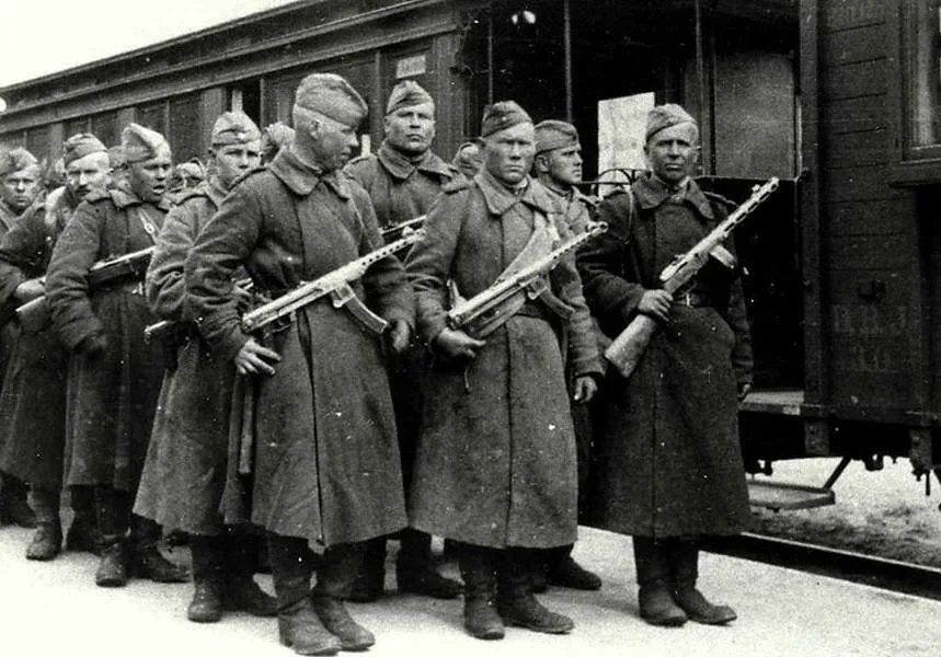 Немецкий гарнизон. Остров Борнхольм 1945. Освобождение датского острова Борнхольм в 1945. Остров Борнхольм освобождение. Борнхольмский десант 1945.