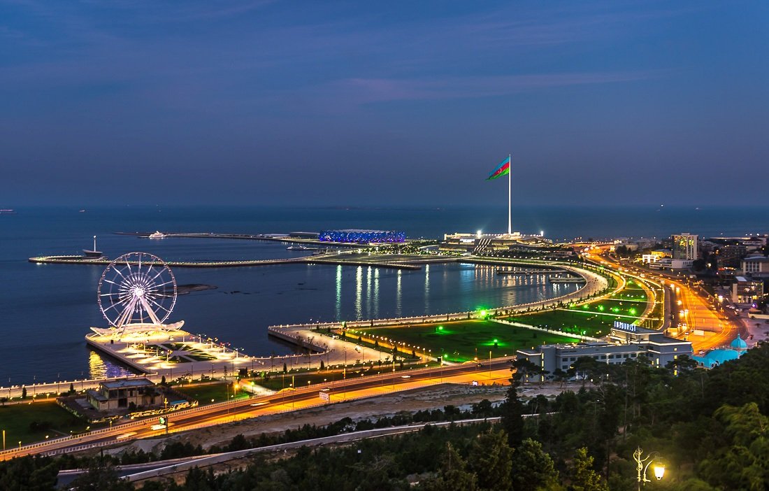 Что делать в азербайджане. Азейбарджан Баку море. Каспийское море Баку. Baki-Баку,столица Азербайджана. Грузия Баку.