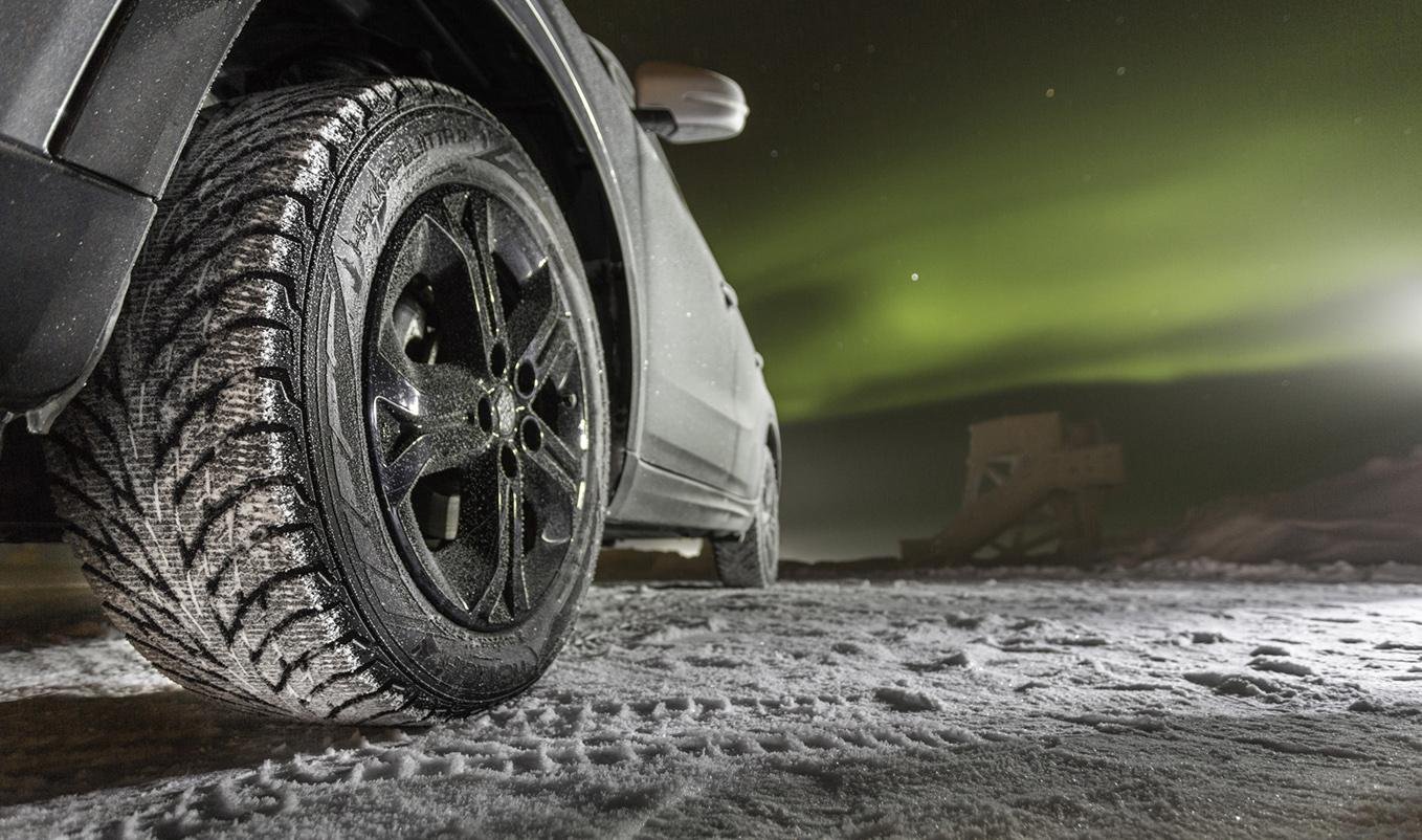 Колесом дорога. Nokian Tyres Hakkapeliitta r5. Колесо машины. Сцепление шин с дорогой. Колесо автомобиля на дороге.