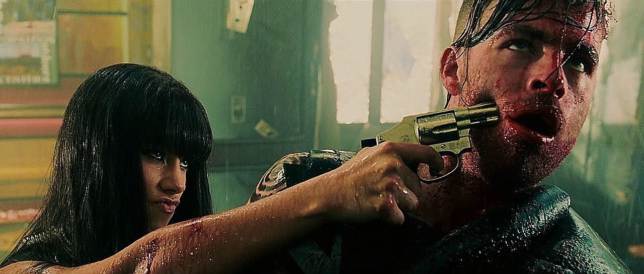 заложница 2008. убийца 1 фильм боевик 2015. джессика альба механик воскрешение. преступник 2016 антье трауэ. джош бролин убийца (2015).