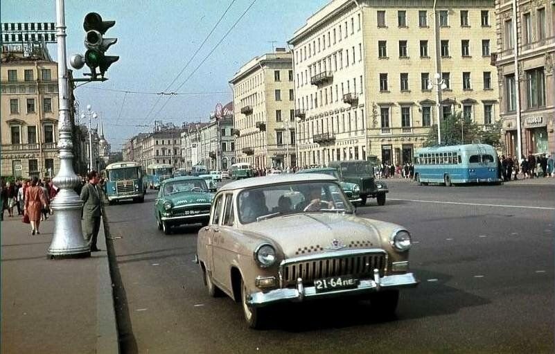 Спб 60. Ленинград Невский проспект 60-е годы. Невский проспект 1960 год. Невский проспект 1968. 1962 Невский проспект.