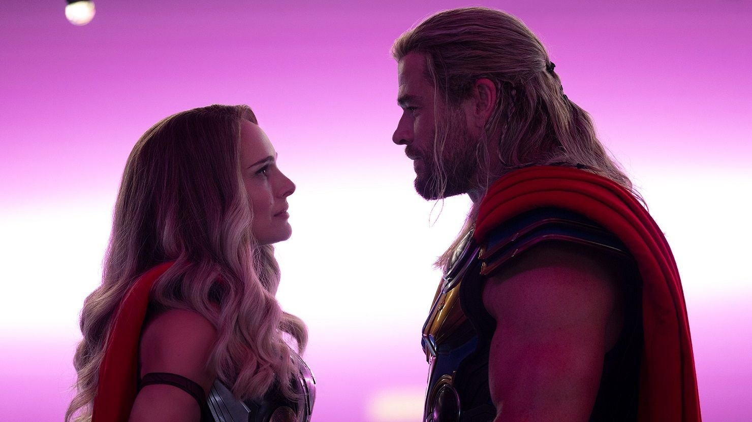 Thor Love And Thunder Kiss