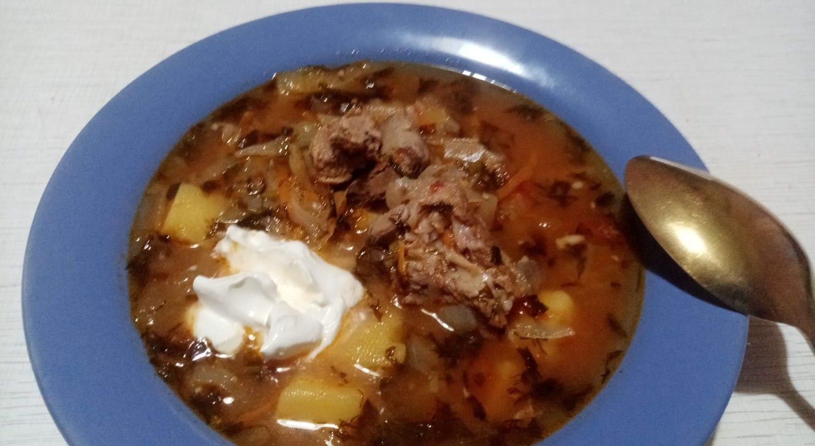 Как варить квашеные щи со свининой. Щи со свининой. Щи со свининой и квашеной капустой. Как варить квашеные щи со свининой. Столовские щи.