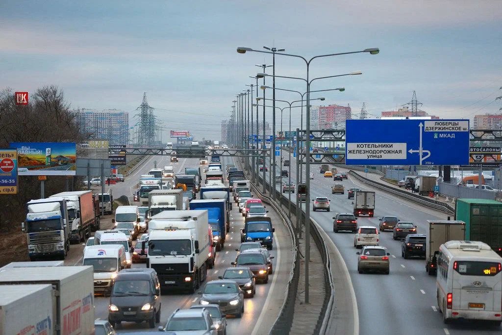 Дороги столицы. Мост Комсомольский проспект Люберцы. Пробка Люберцы Октябрьский проспект. Люберцы трасса м5. М5 Рязанское шоссе.