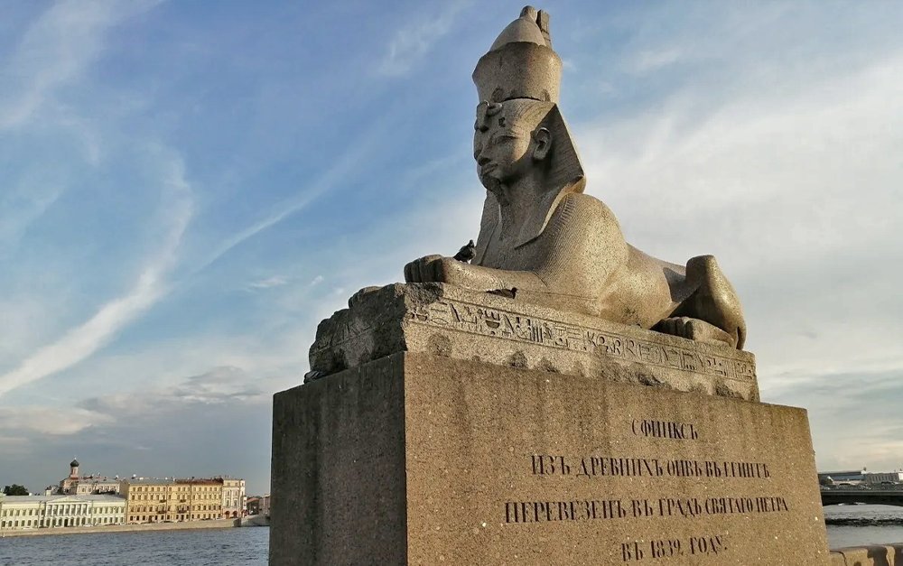 Сфинкс на море