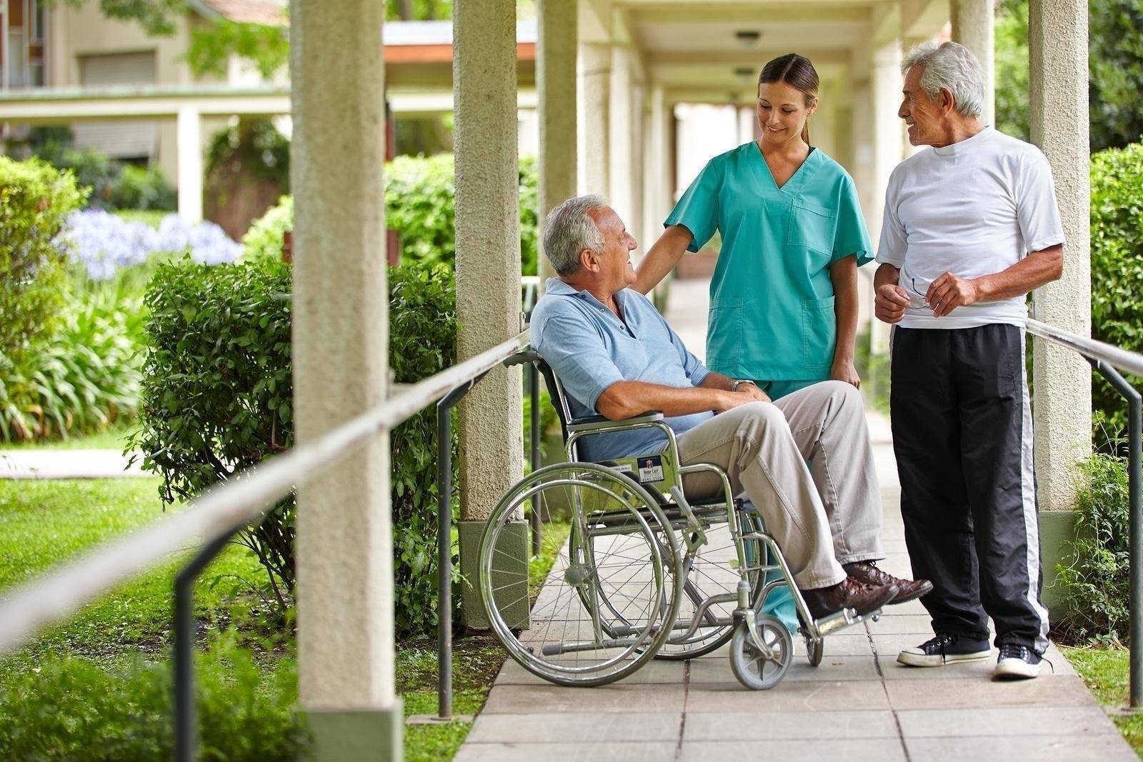 Проекты направленные на пожилых людей. Дом престарелых в Германии. Пожилые и инвалиды. Пожилые люди и инвалиды. Санаторий для инвалидов.