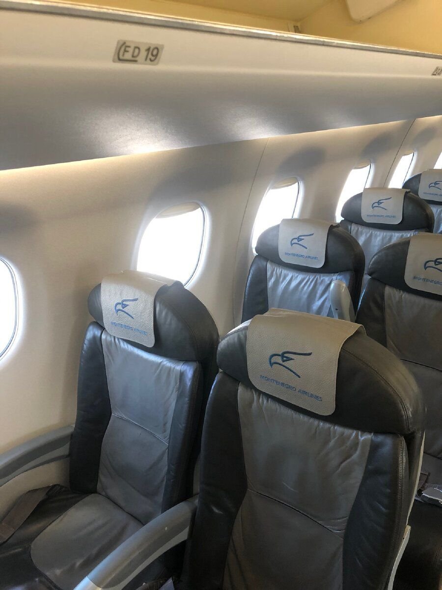 Montenegro Airlines салон