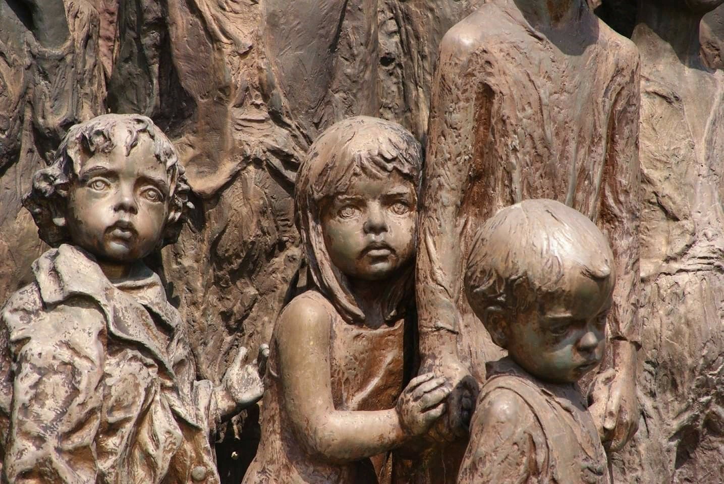Памятник 82 детям Лидице Чехия