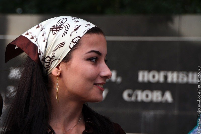 Чеченские женщины в платках