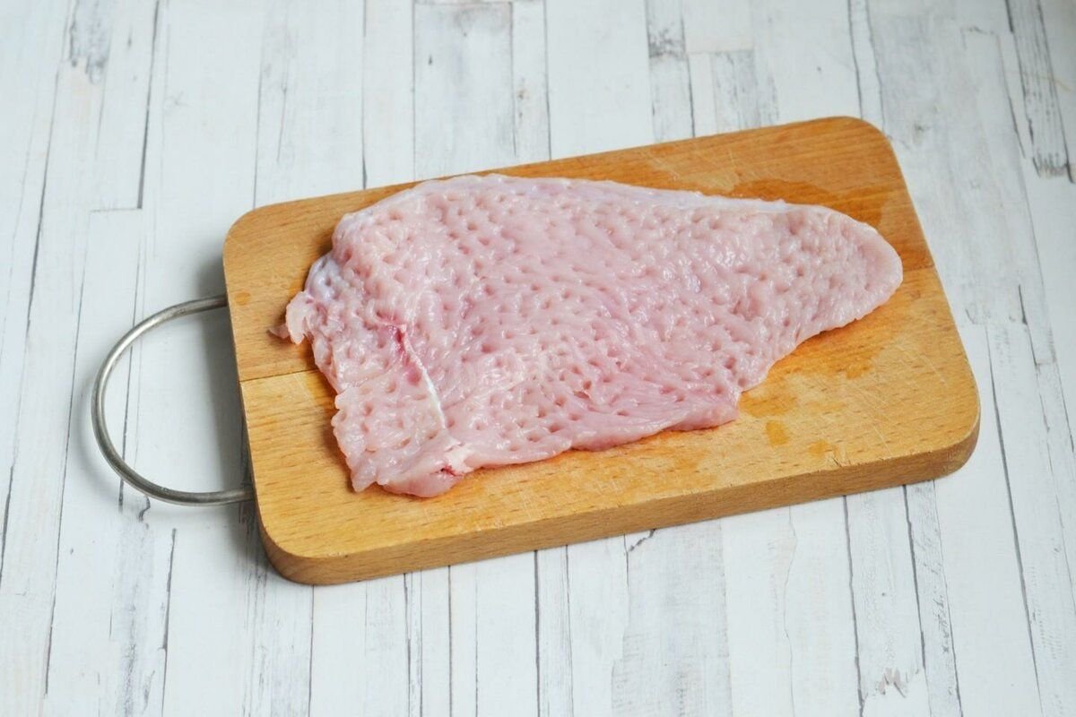 Отбивная из индейки на сковороде. Шницель из индейки с гарниром. Отбивная. Как приготовить сочные отбивные из индейки. Отбивные с гарниром.