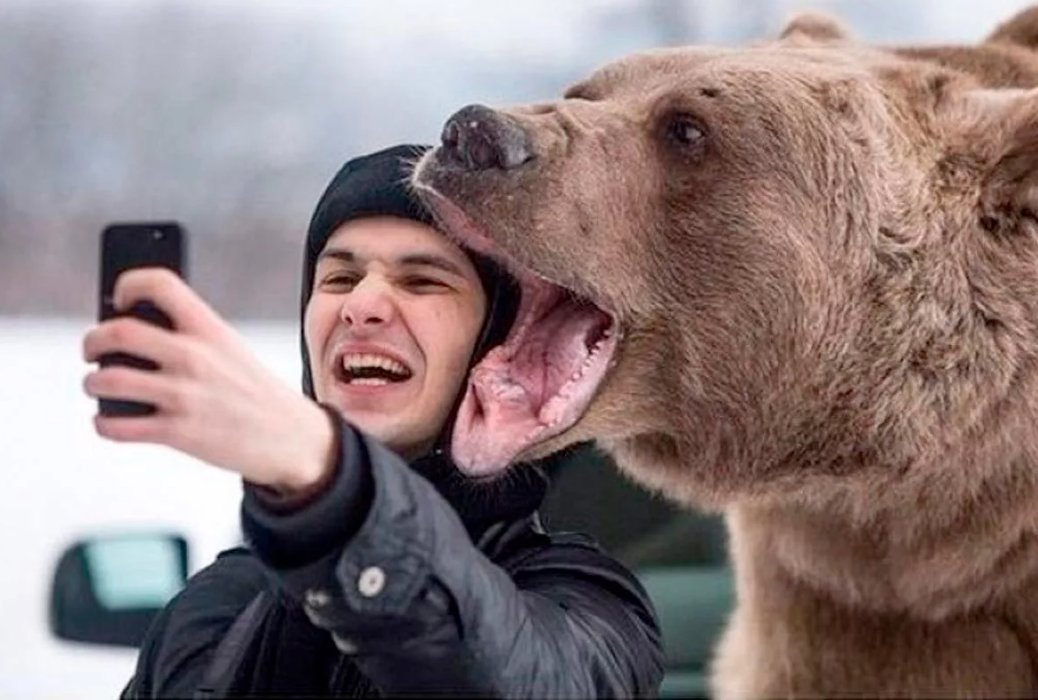 Сейчас сфоткаемся на память, а потом беги