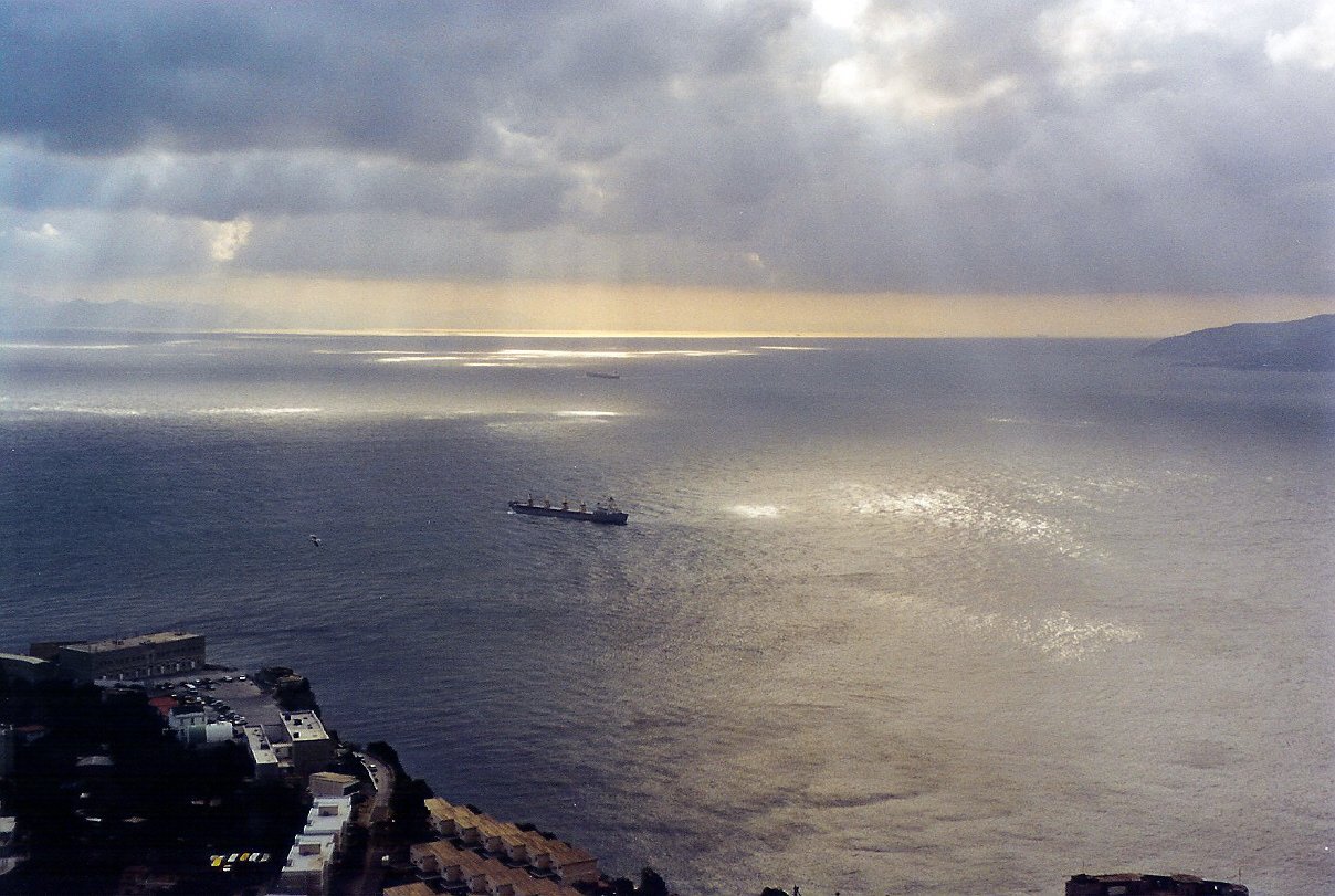Гибралтарский пролив два моря