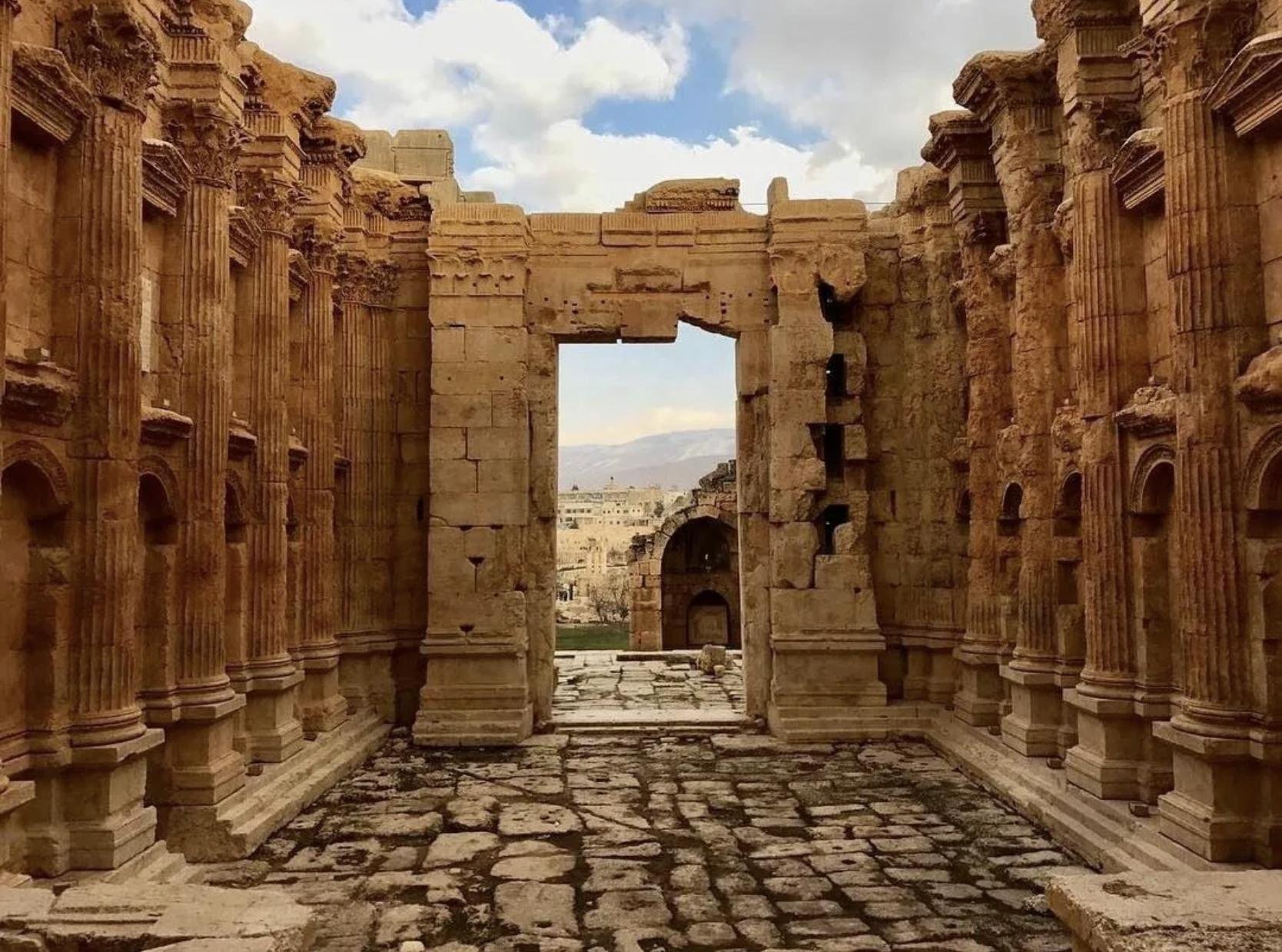 Два древних города. Эфес измир турция. Город петра чудо света. Руины древнего города карфаген. Древний город карфаген в тунисе.