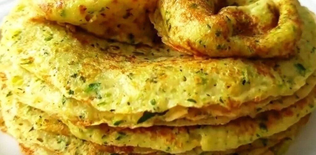 Корейские блинчики с зеленым луком и овощами рецепт. Кабадраники рецепт. Кабадраники рецепт. Чебуреки по гречески. Кабадраники.