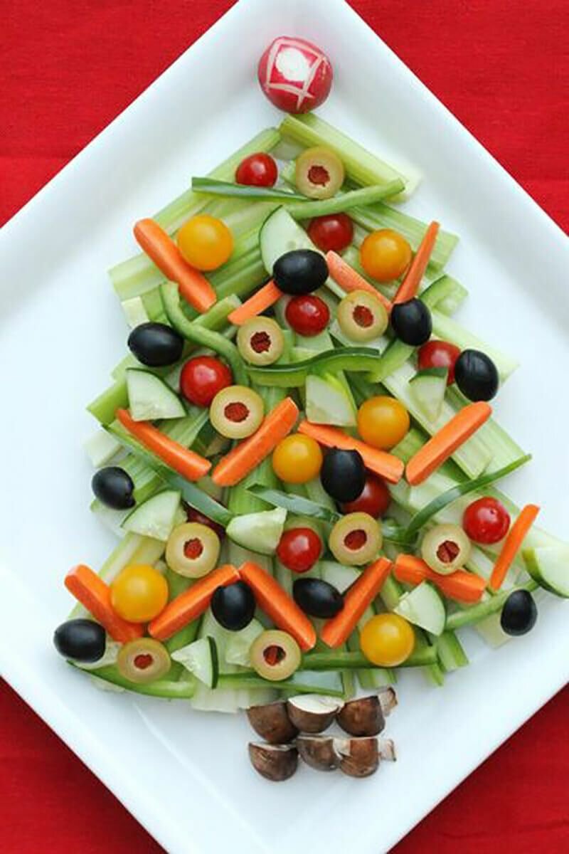 Новогодняя нарезка фруктов и овощей