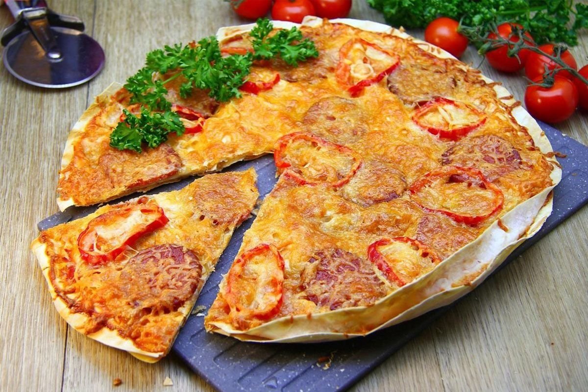 пицца как делать в духовке колбаса помидор фото 81