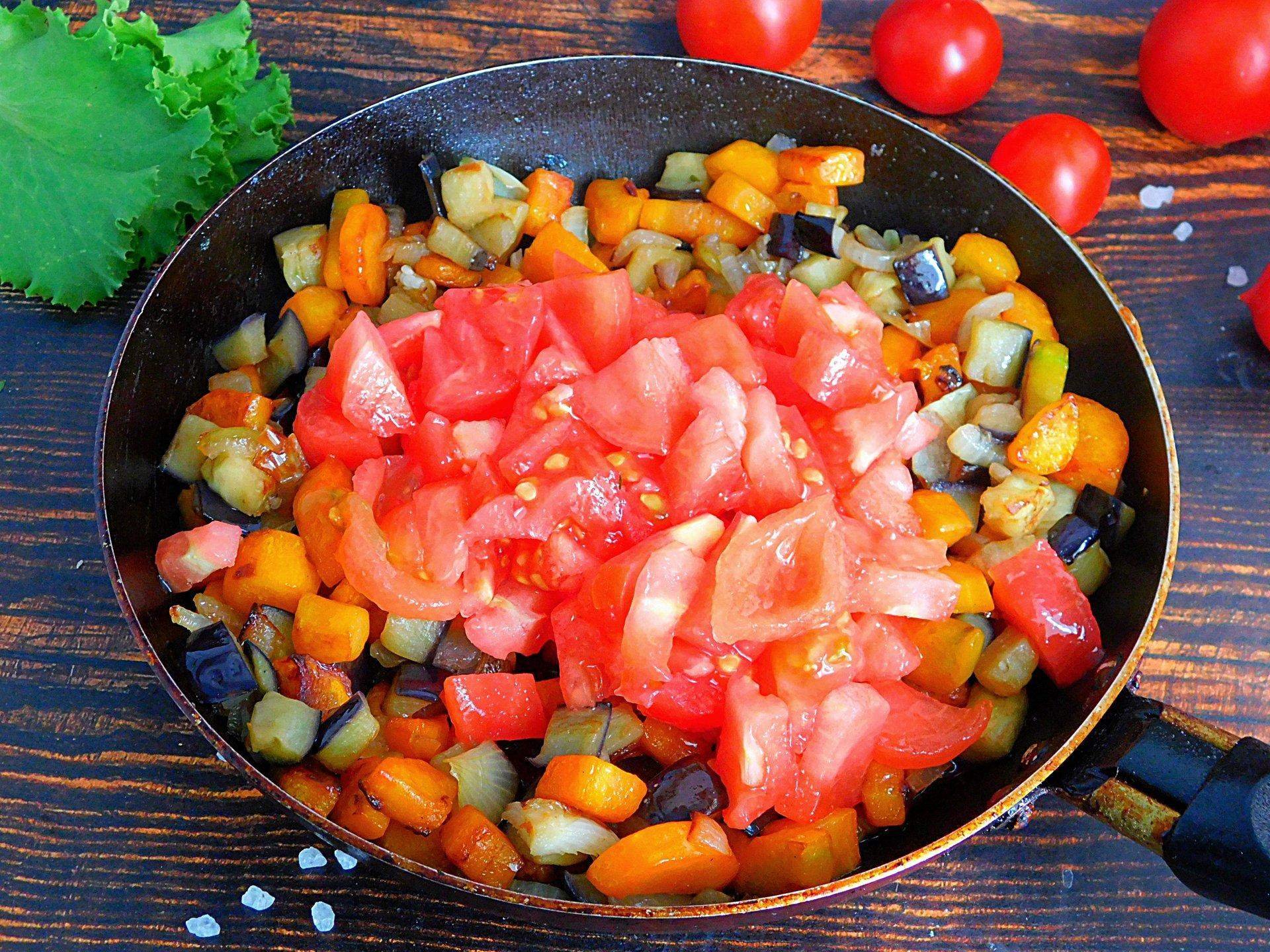 Тушеные овощи вкусный рецепт. Вкусные тушеные овощи на сковороде. Тушеные овощи вид сбоку. Как приготовить тушёные овощи вкусно. Икра овощ.