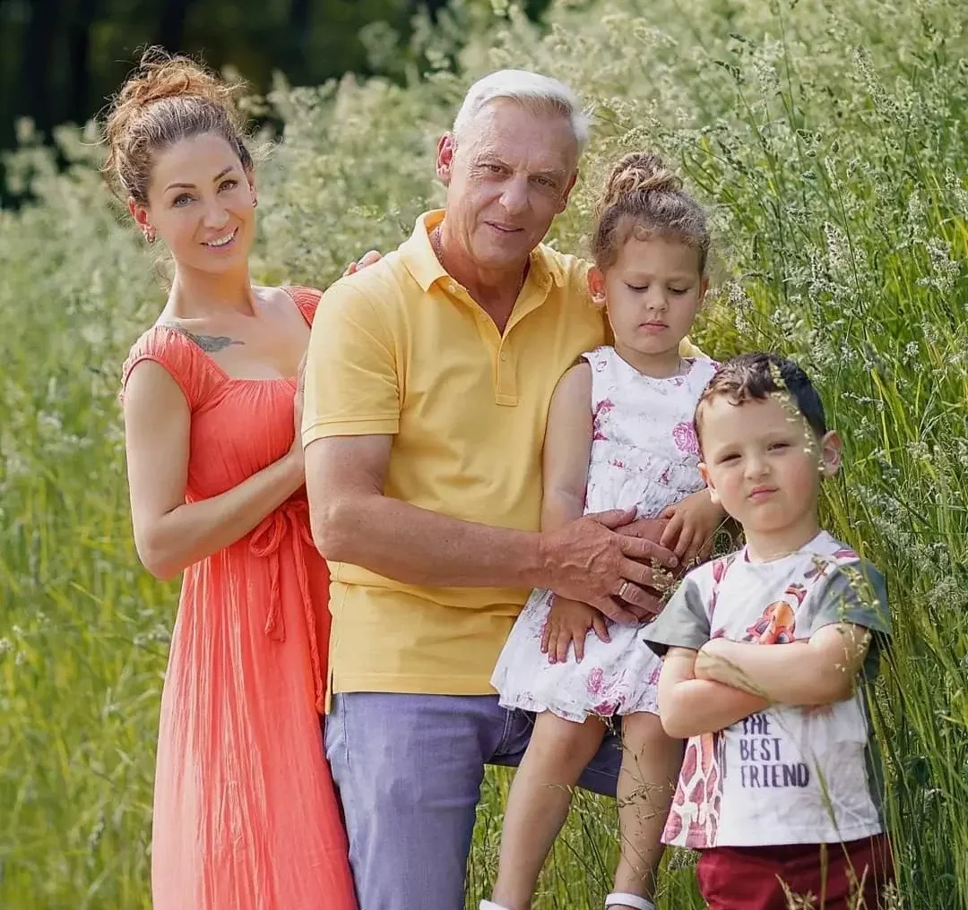 жить с новой женой отца. афоризмы про развод. жить с новой женой отца. семейный кризис. семья счастье любовь.