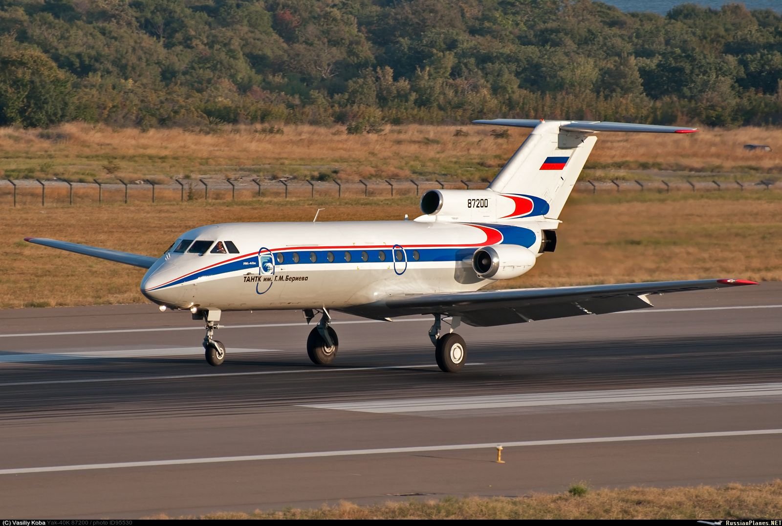 Самолеты як. Яковлев як-40. Yakovlev Yak-40s1. Як-40 пассажирский самолёт. Yakovlev Yak-40.