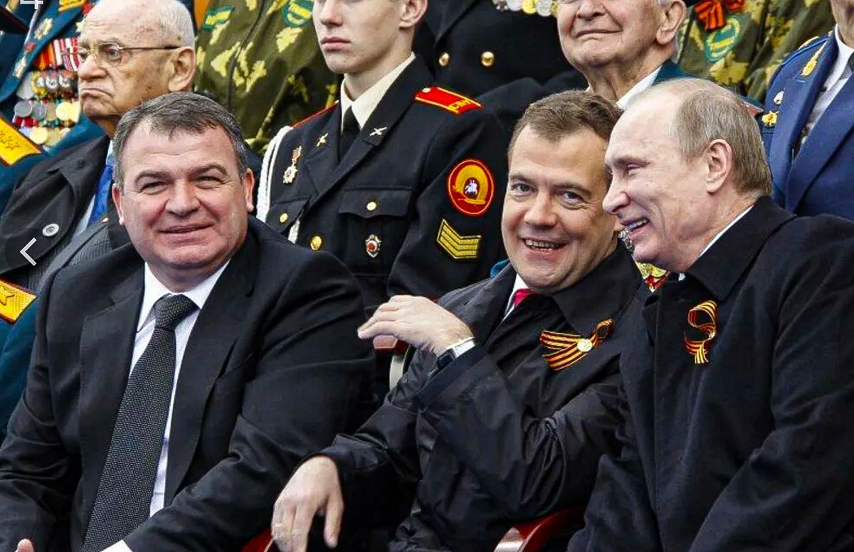 Сердюков министр обороны в военной форме
