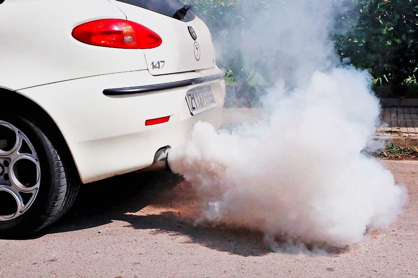 Автомобиль в сутки выбрасывает в воздух примерно 20 кг выхлопных газов