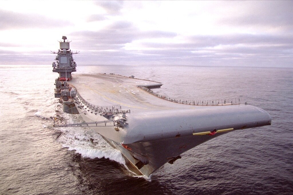 Авианосец адмирал кузнецов фото крупным планом