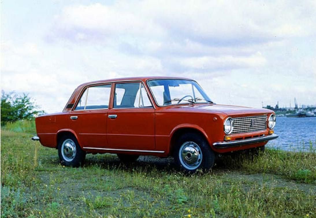 Красная Жигули ВАЗ-2101