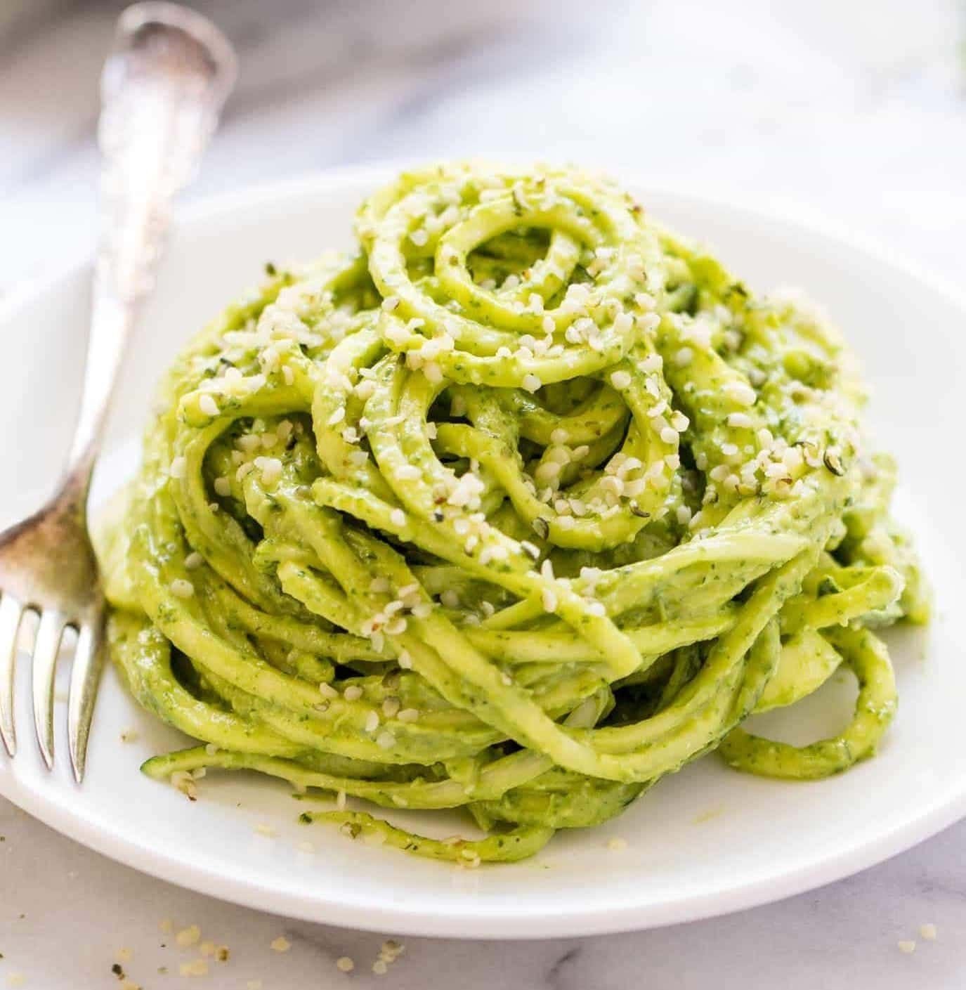 Паста из кабачков рецепт. Феттуччине Аль песто. Linguine al Pesto. Паста с цукини и песто. Спагетти цуккини песто.